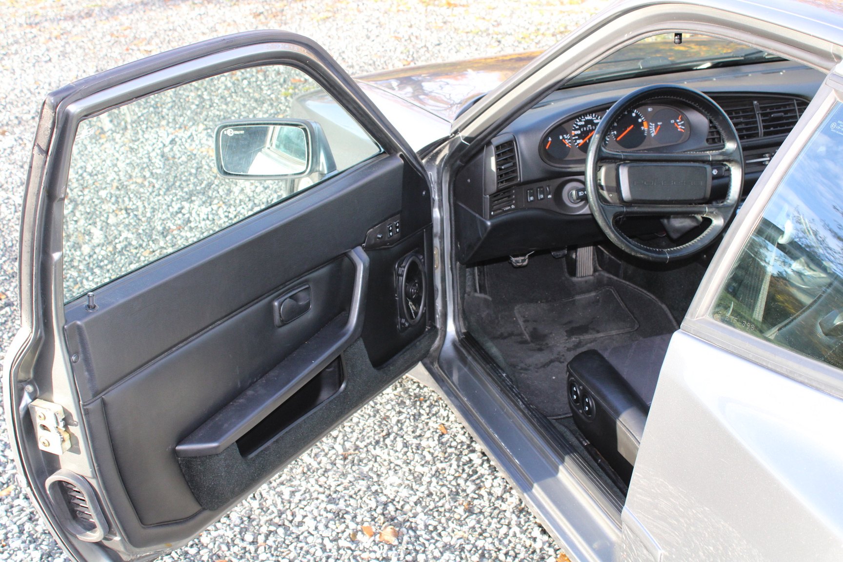 Interior image of 1991 PORSCHE 944 S2