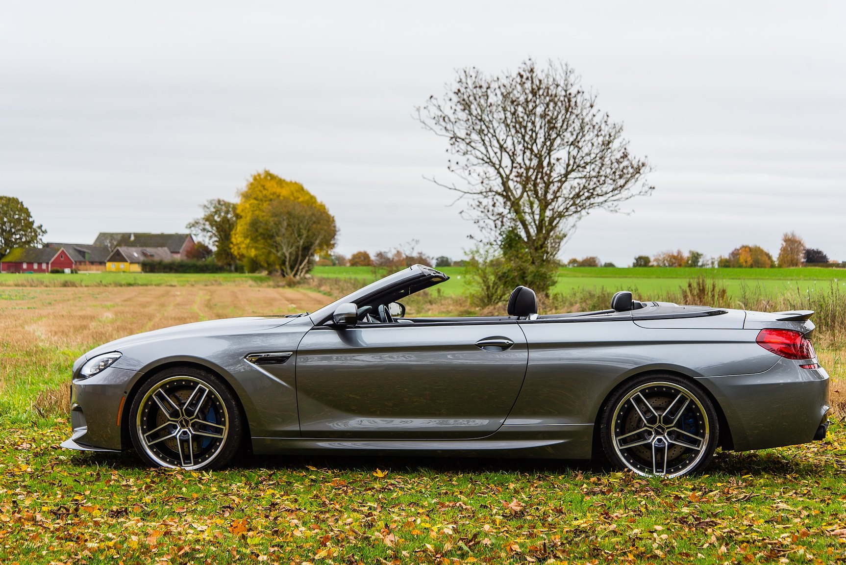 Exterior image of 2014 BMW M6C