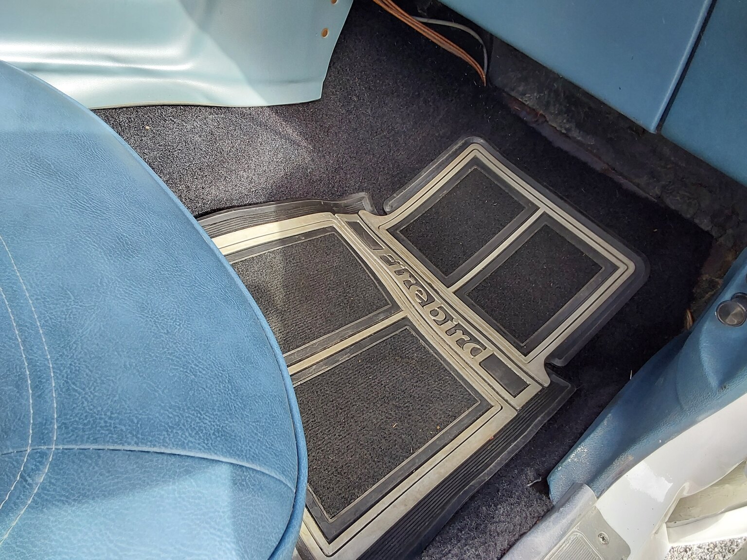 Interior image of 1975 Pontiac Firebird Esprit 