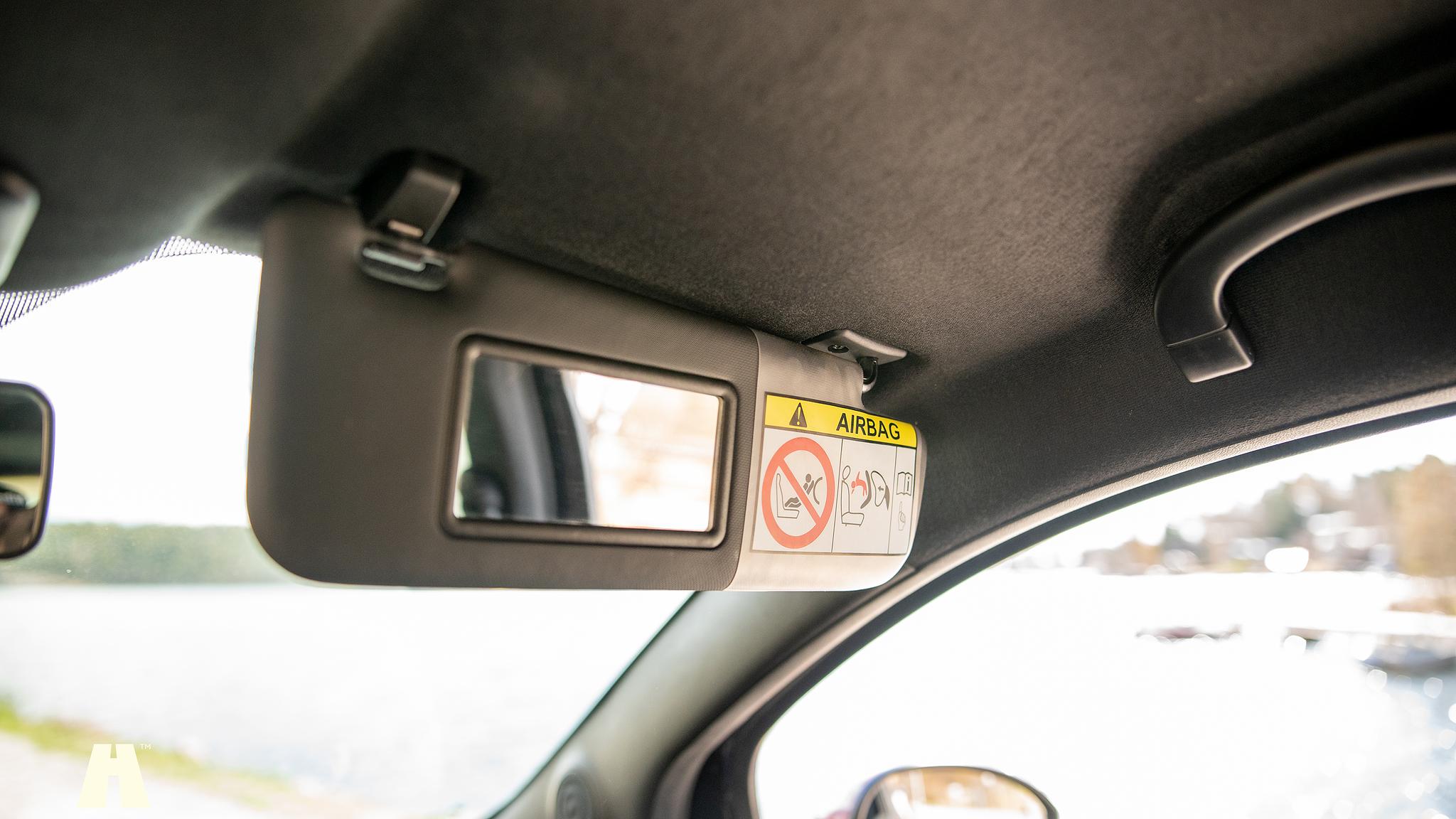 Interior image of 2016 Abarth 595 Competizione (58)