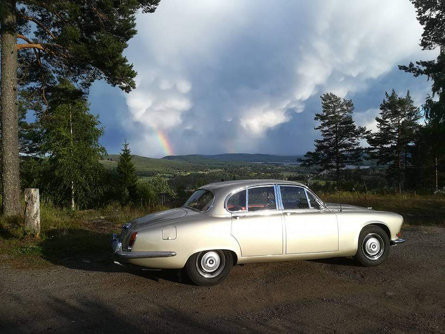 Exterior image of 1968 Jaguar 420 4.2 XK Manuell 