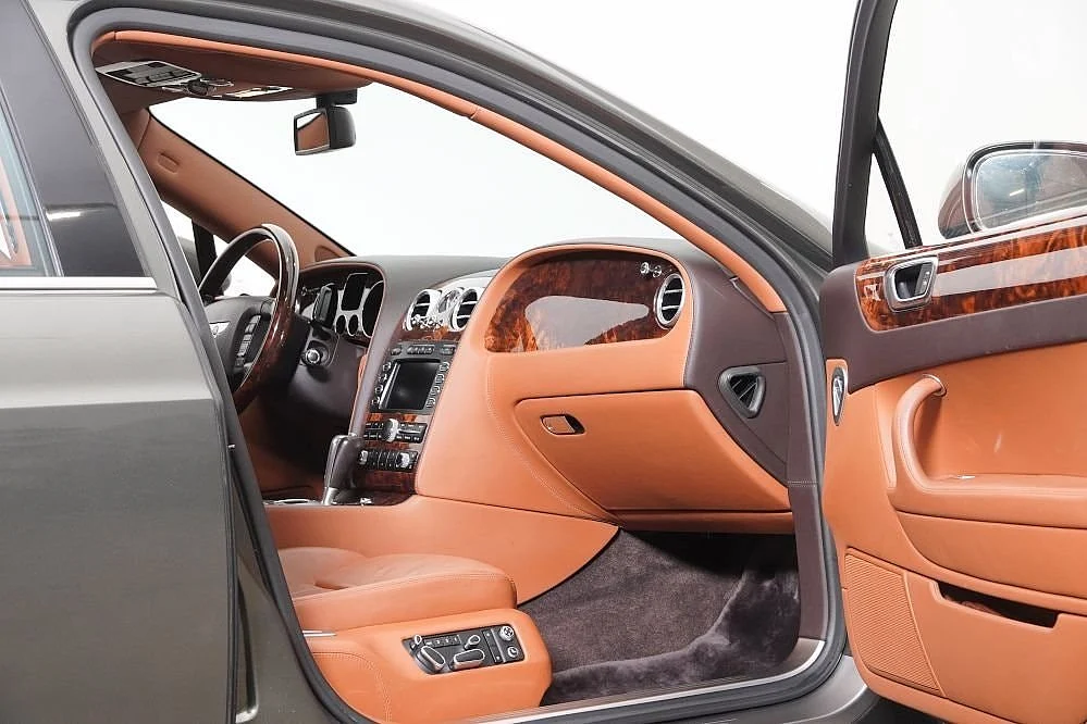 Bild von 2007 Bentley Continental Flying Spur (19)