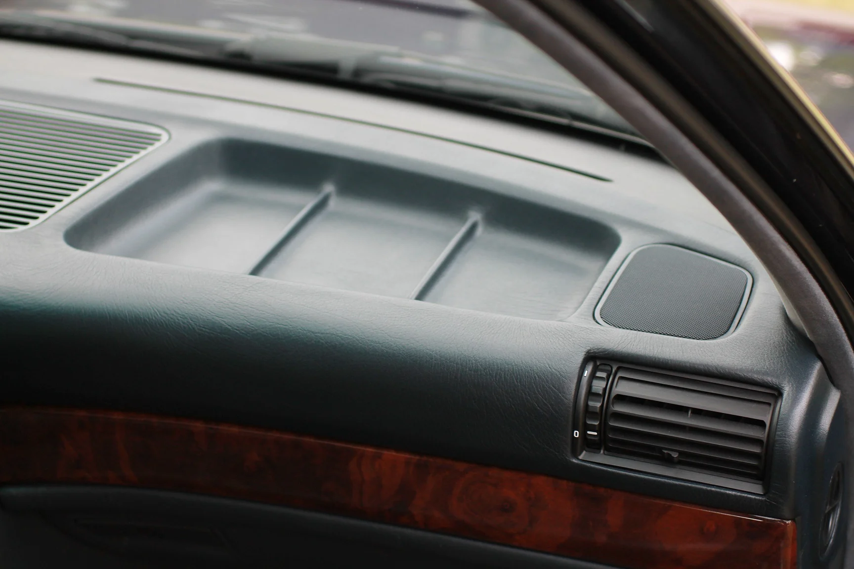Innenraumfoto von 1989 BMW 750iA (36)