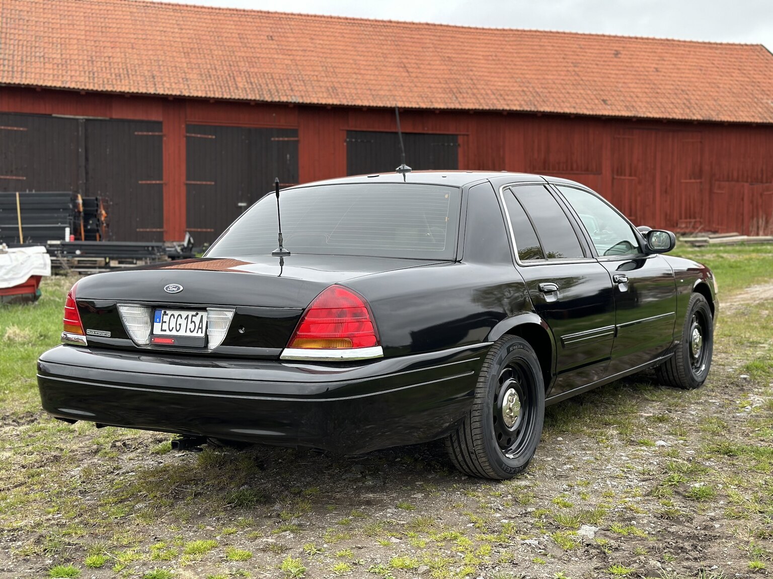 Exteriörbild på 2011 Ford Crown Victoria Police Interceptor