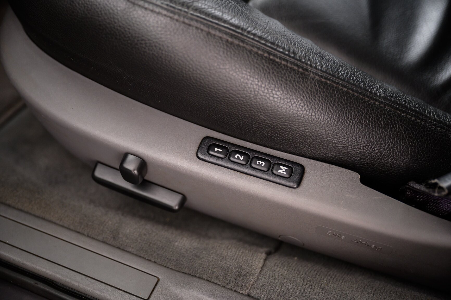 Interior image of 2005 SAAB 9-5 Aero (21)