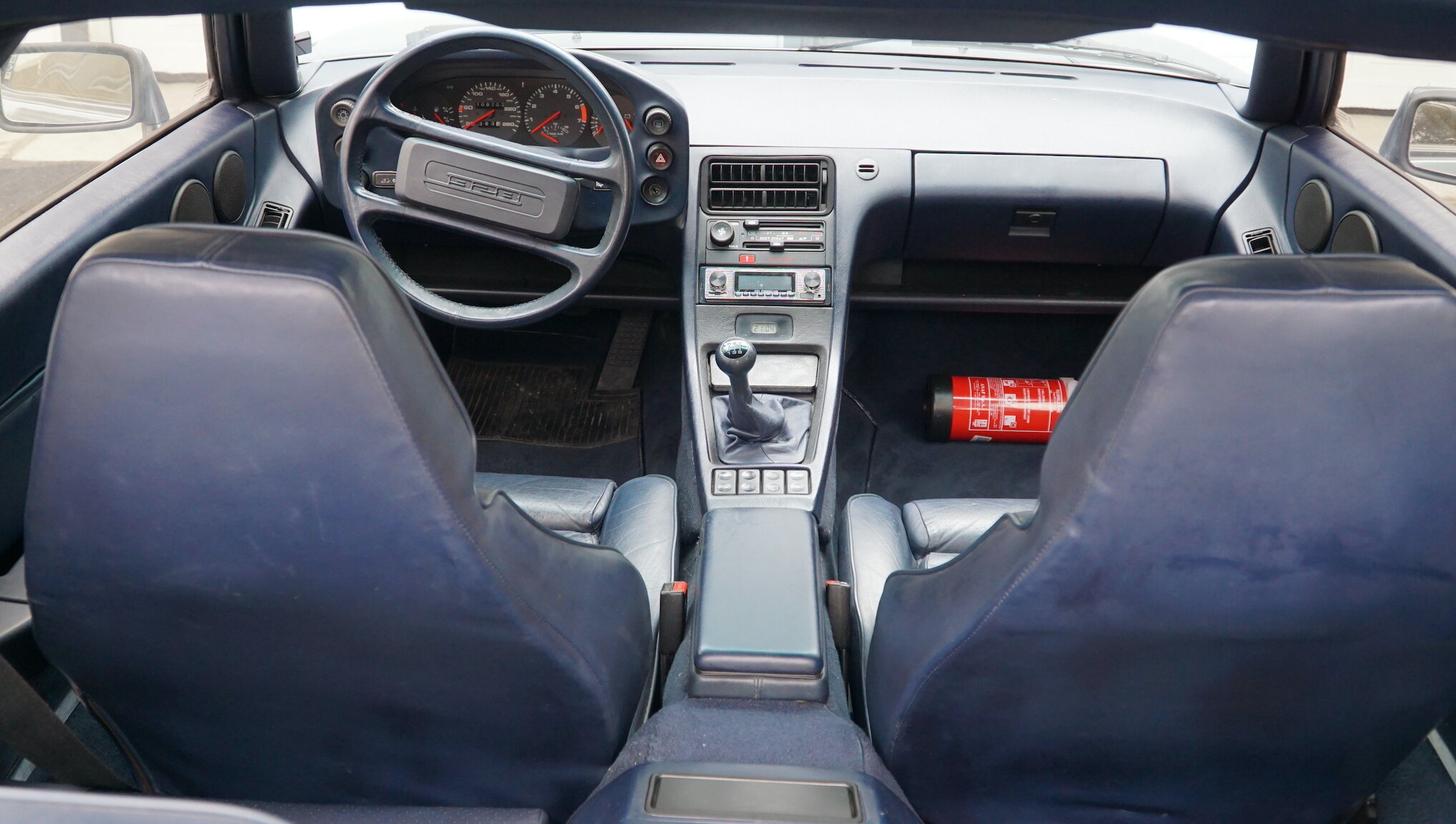 Innenraumfoto von 1983 Porsche 928S (3)