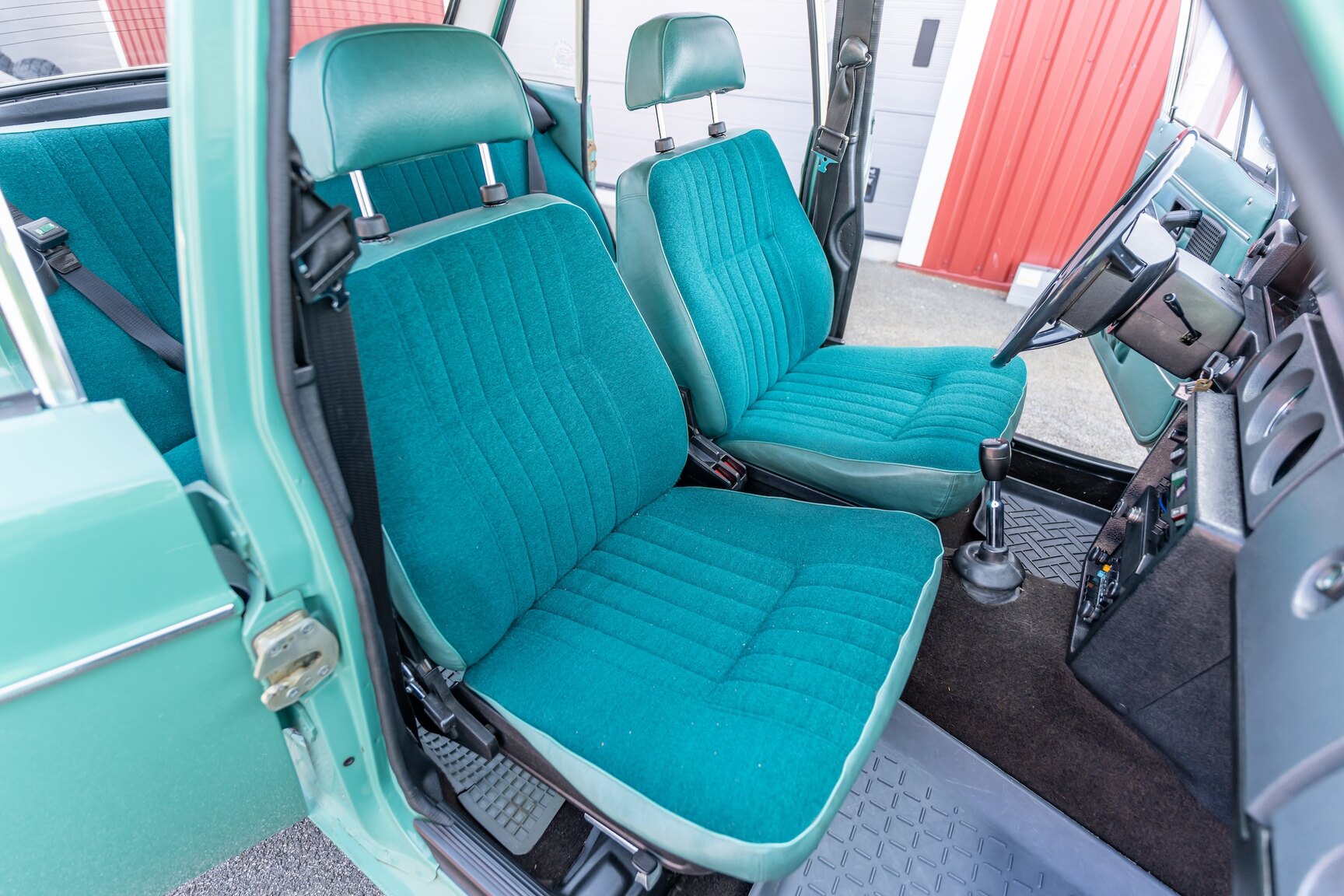 Interior image of 1973 Volvo 144 (24)