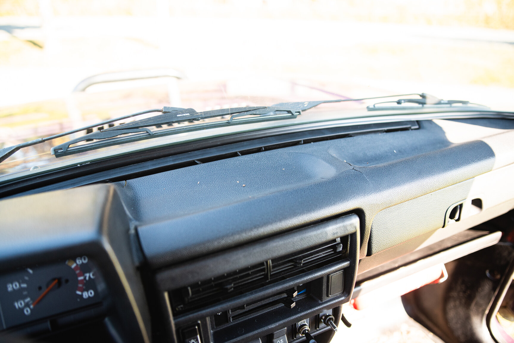 Interior image of 2004 Lada Niva