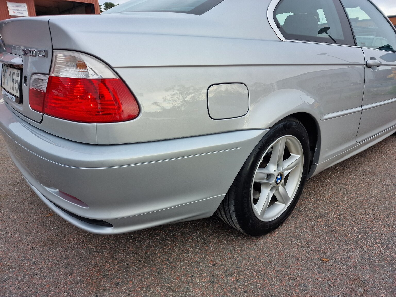 Exteriörbild på 2002 BMW 320Ci