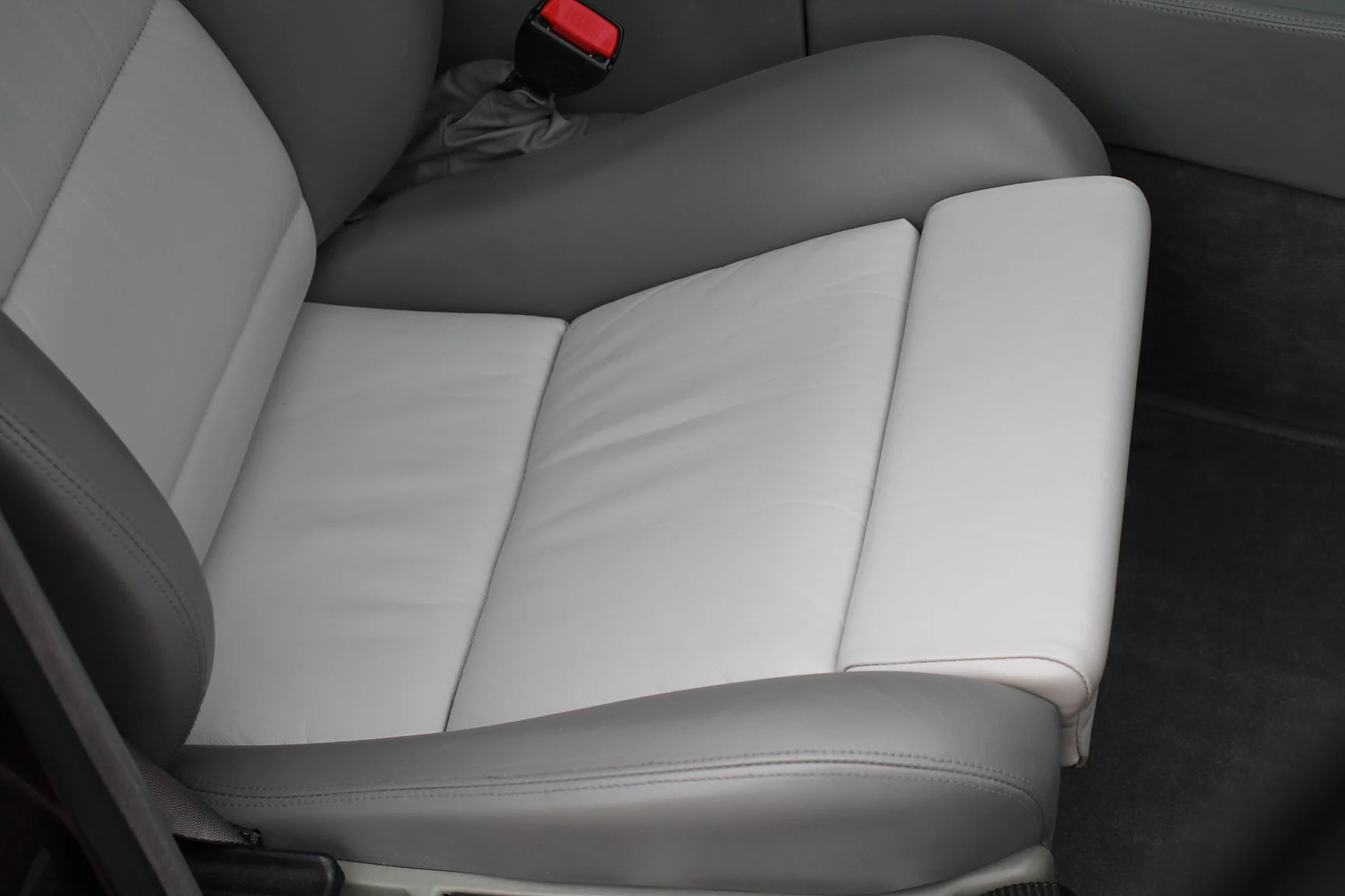 Interior image of 1993 BMW M5 Touring 3.8 Manual (69)