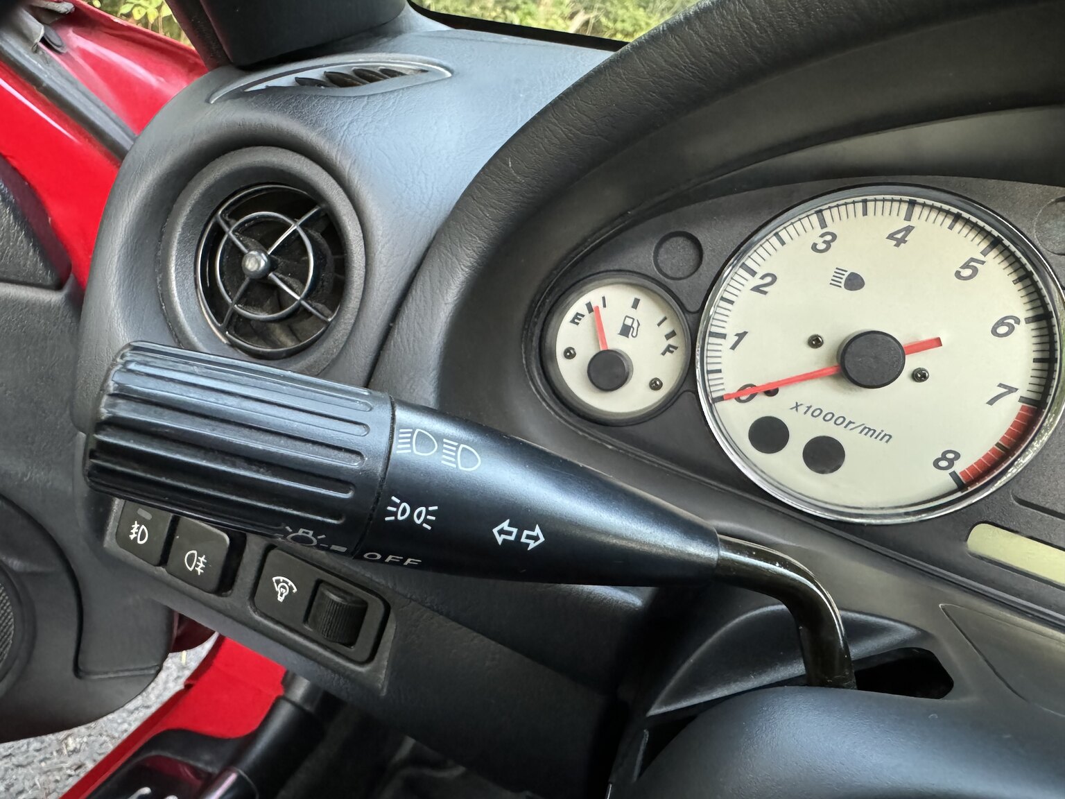 Innenraumfoto von 2004 Mazda MX-5