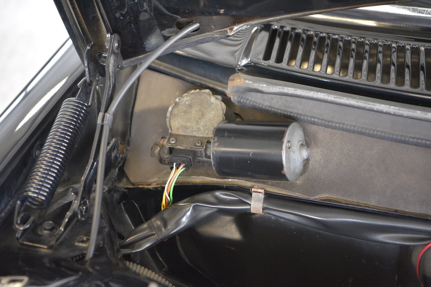 Image of 1986 Volvo 240 DL mechanics