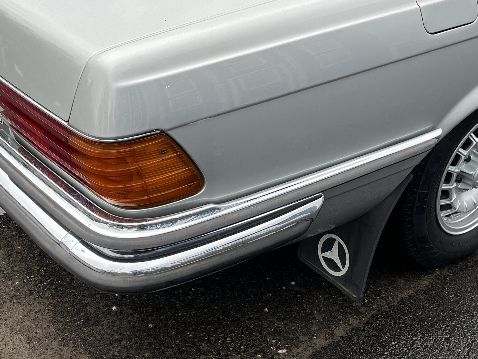 Aussenfoto 1975 Mercedes-Benz 280 SE