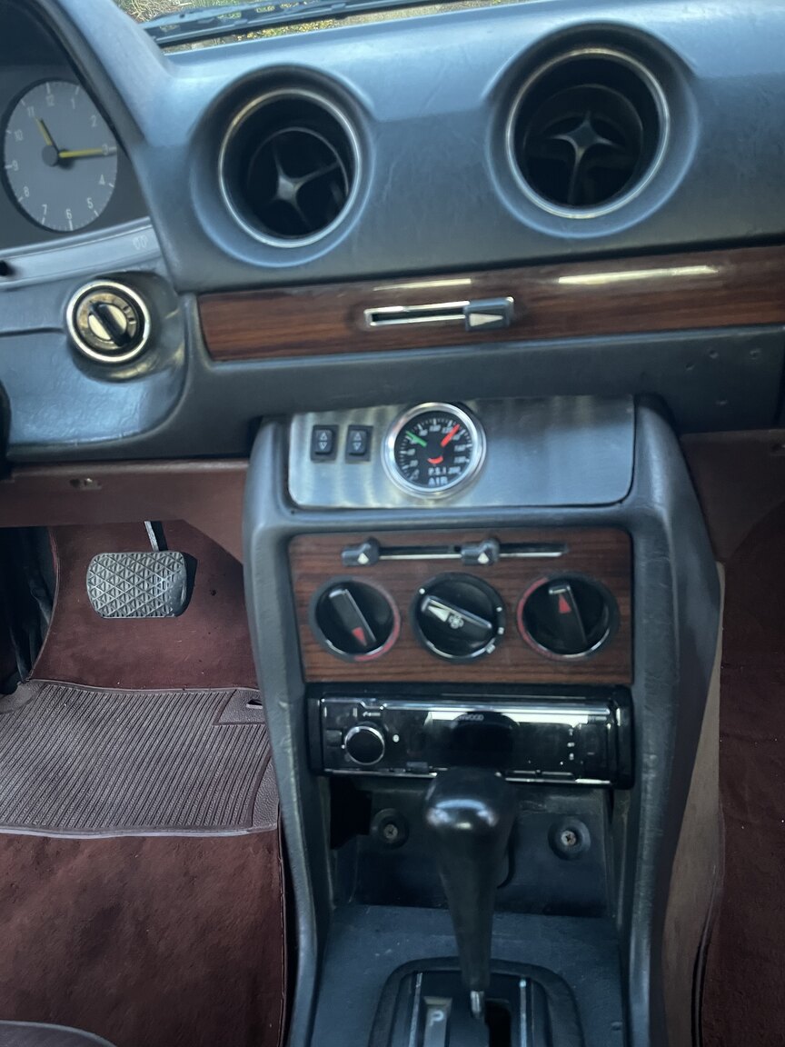 Innenraumfoto von 1983 Mercedes-Benz 300 TDT