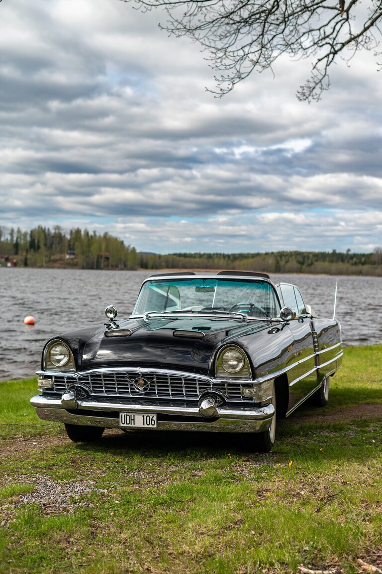 Exterior image of 1955 Packard Caribbean Cabriolet  (2)