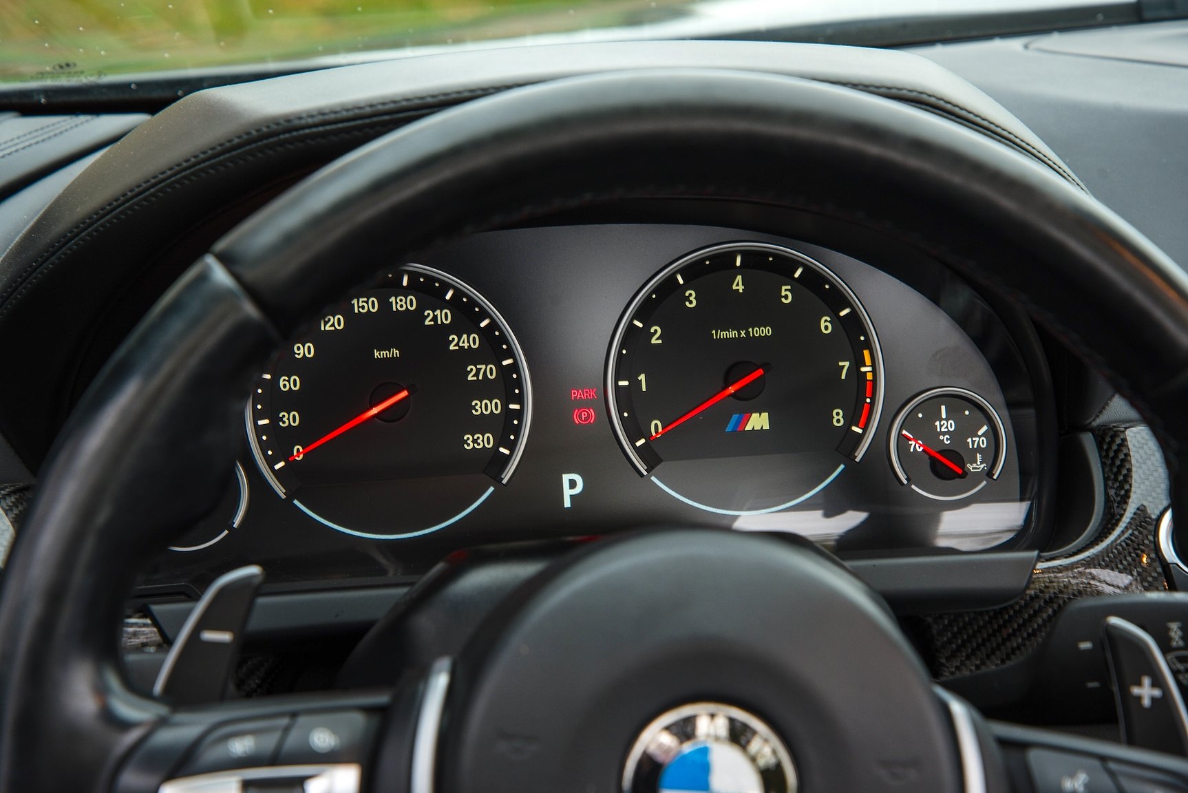 Interior image of 2014 BMW M6C