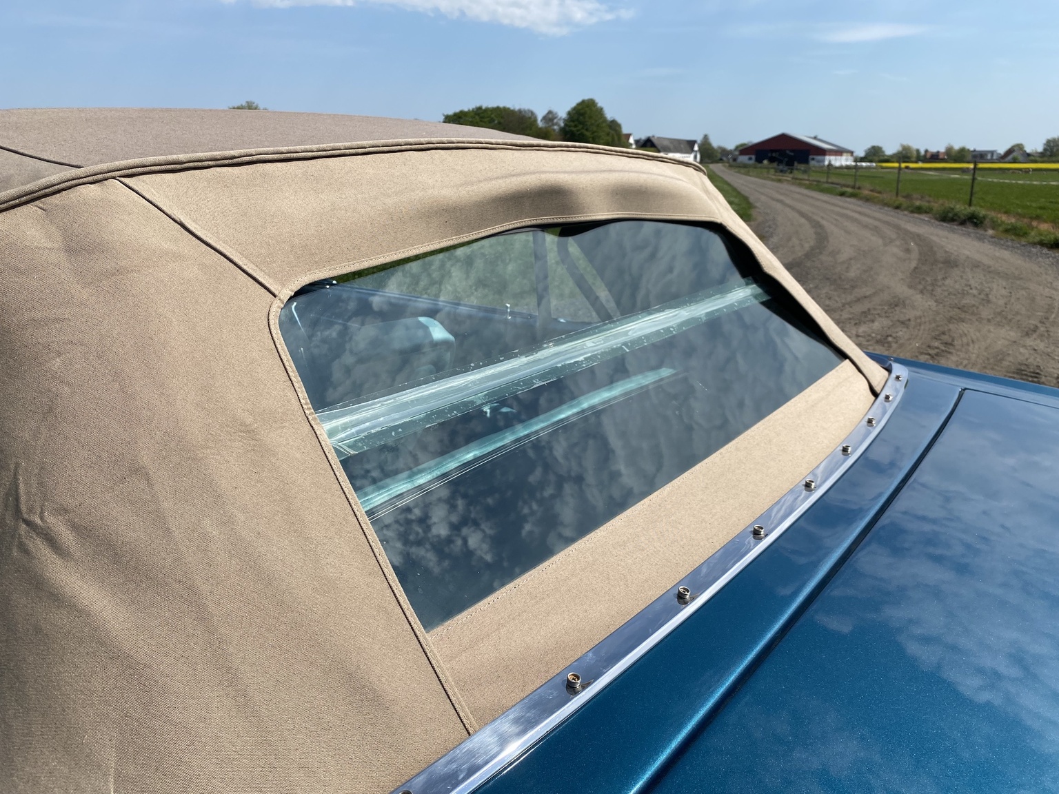 Exteriörbild på 1966 Ford Mustang 289 Cabriolet (10)