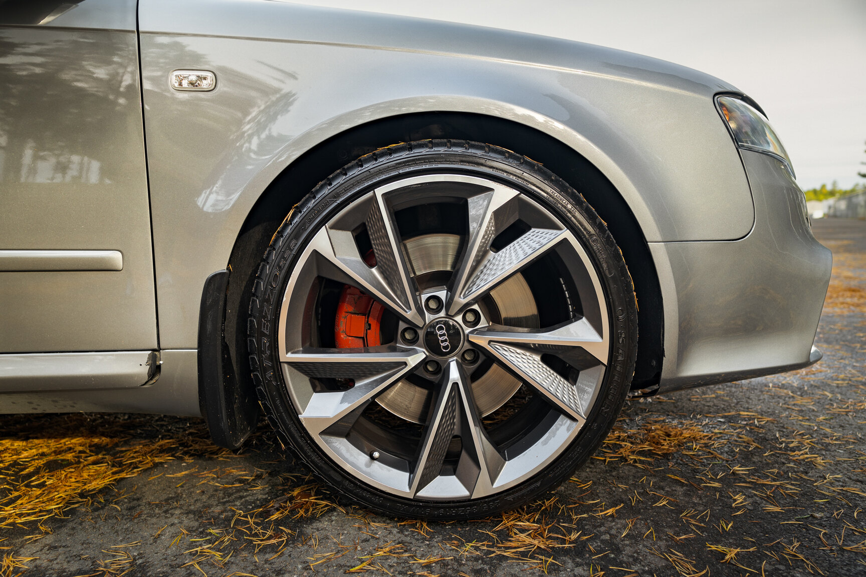 Exterior image of 2005 Audi S4 Avant (17)