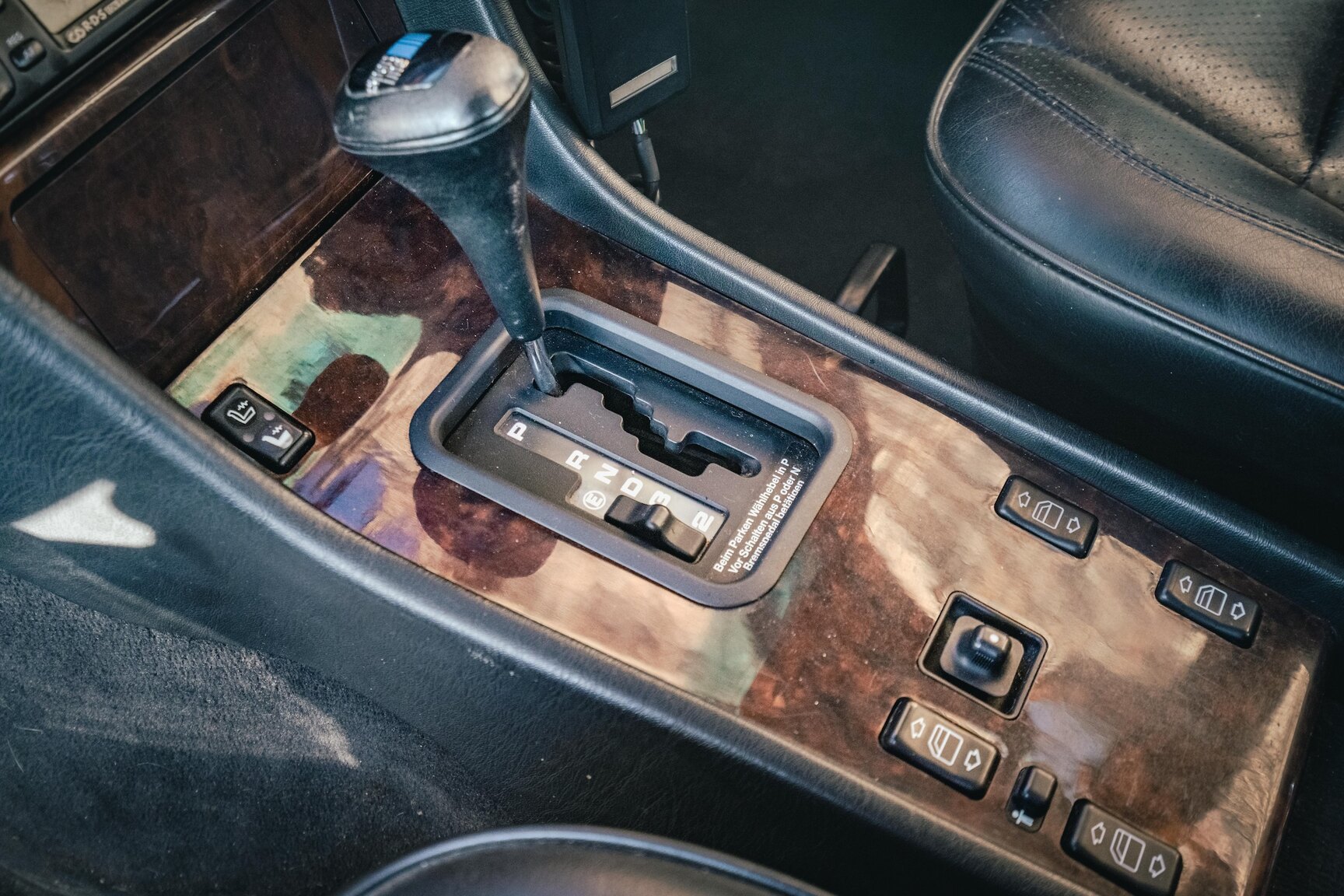 Innenraumfoto von 1991 Mercedes-Benz 300E-24 (9)