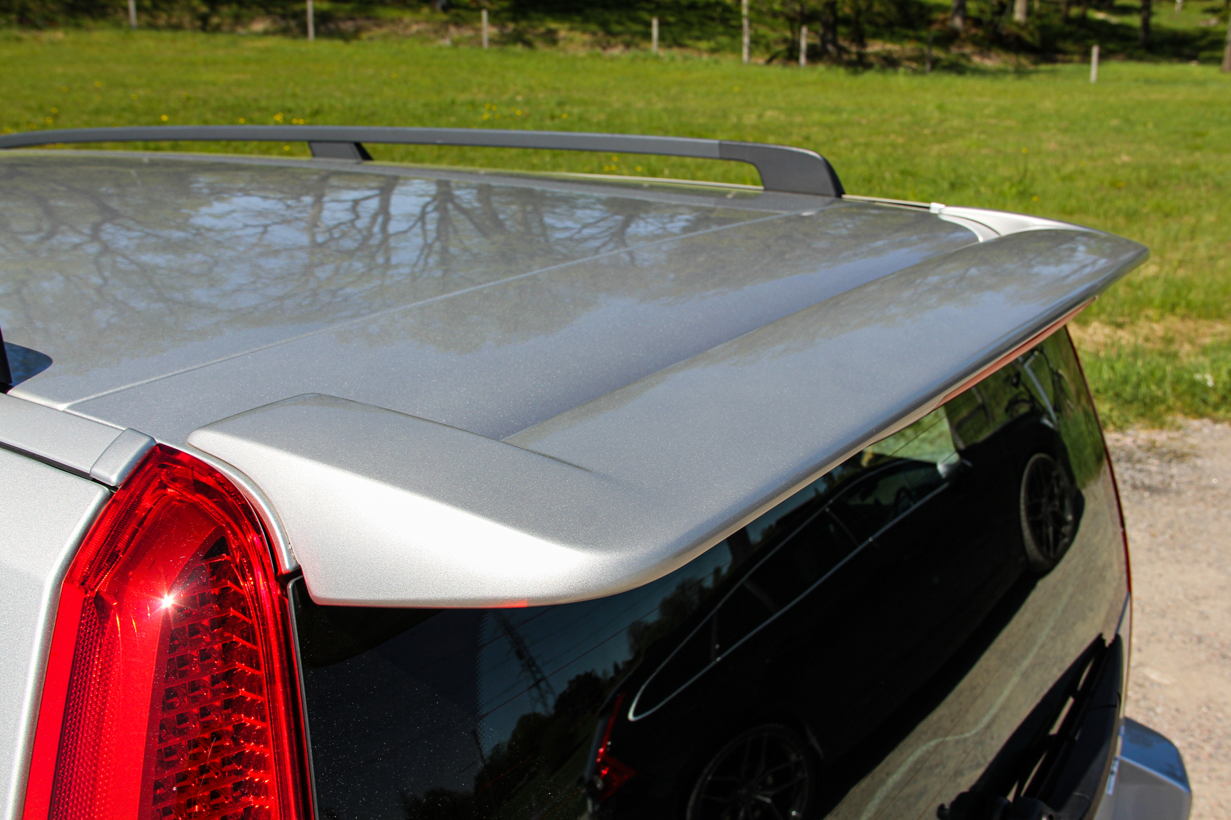 Exteriörbild på 2005 Volvo V70 R AWD (23)