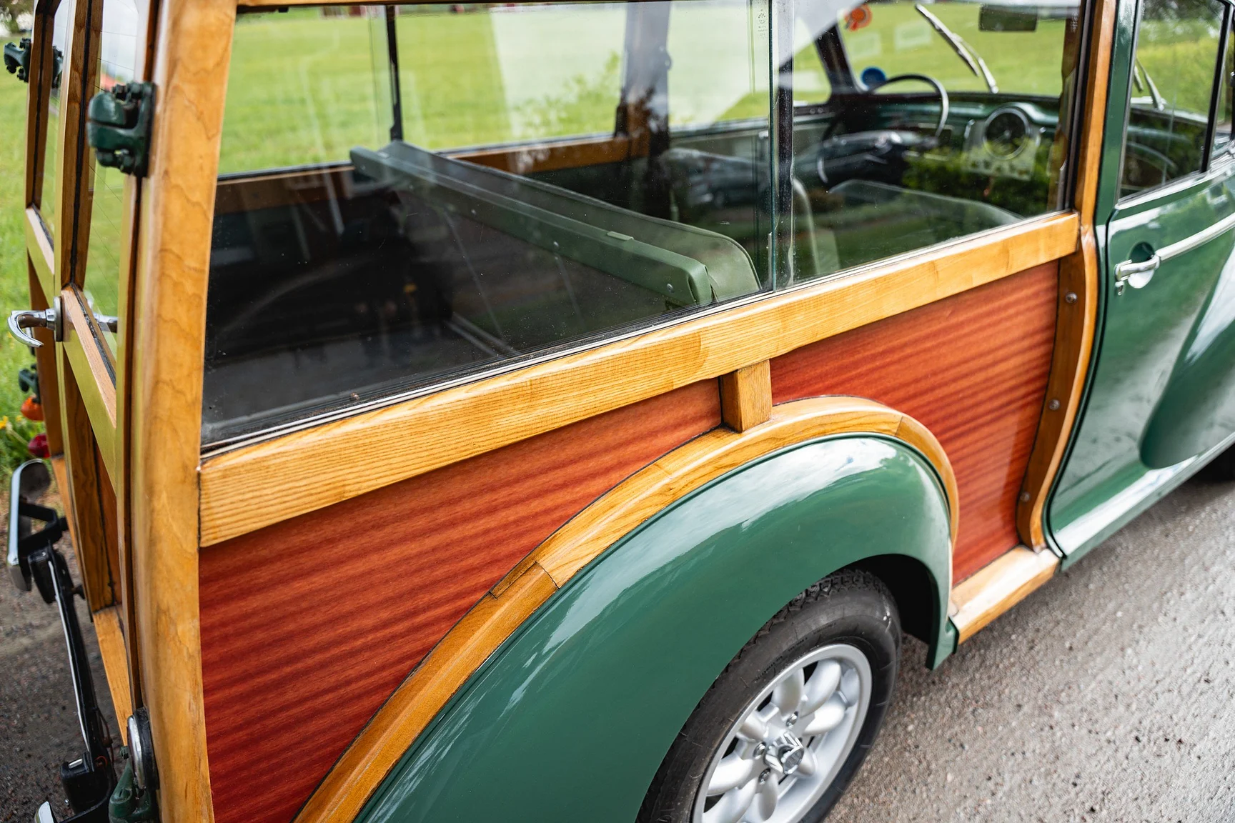 Exterior image of 1968 Morris Minor Traveller (46)