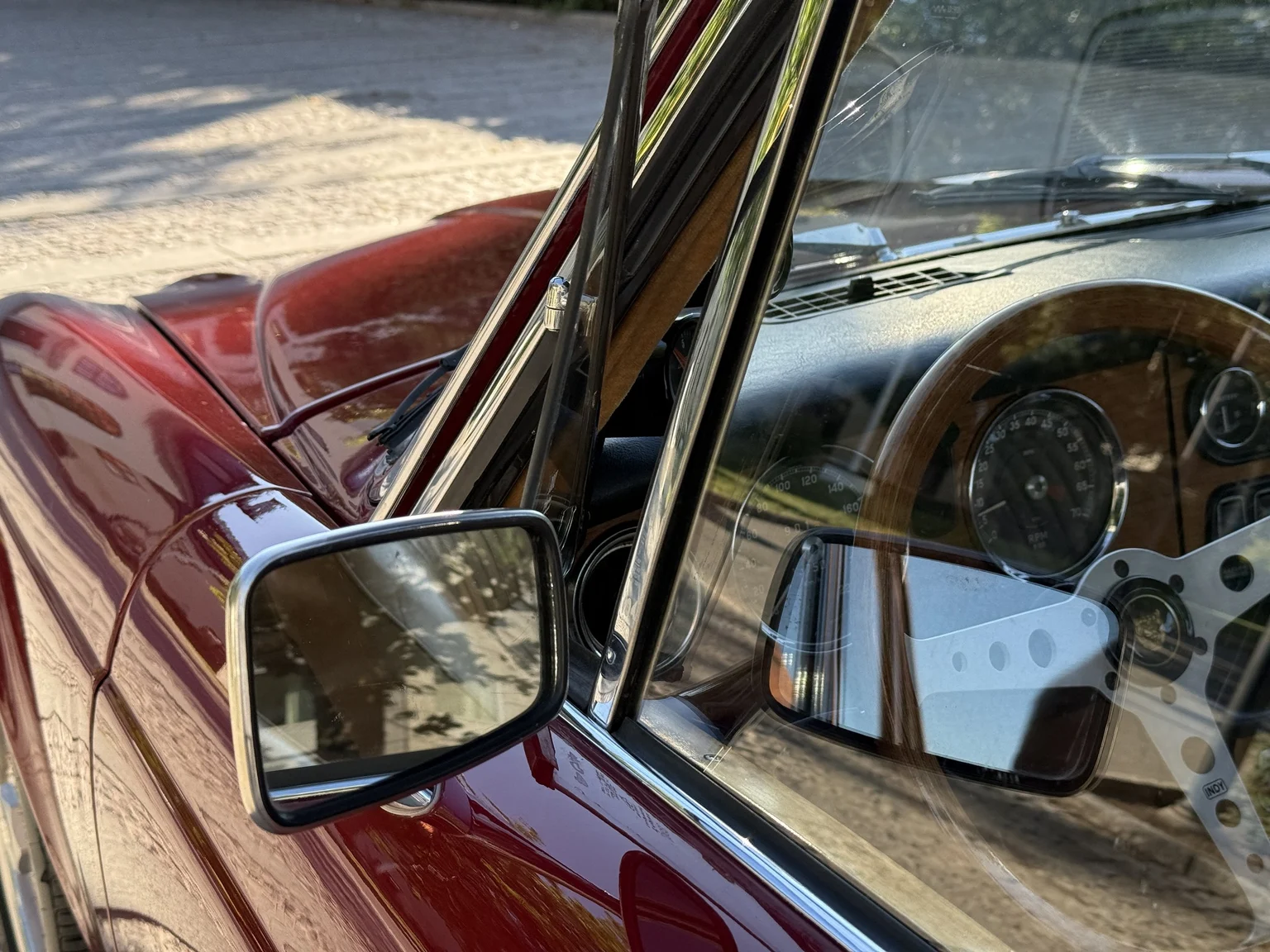 Exteriörbild på 1970 Jaguar XJ12 Performance (49)