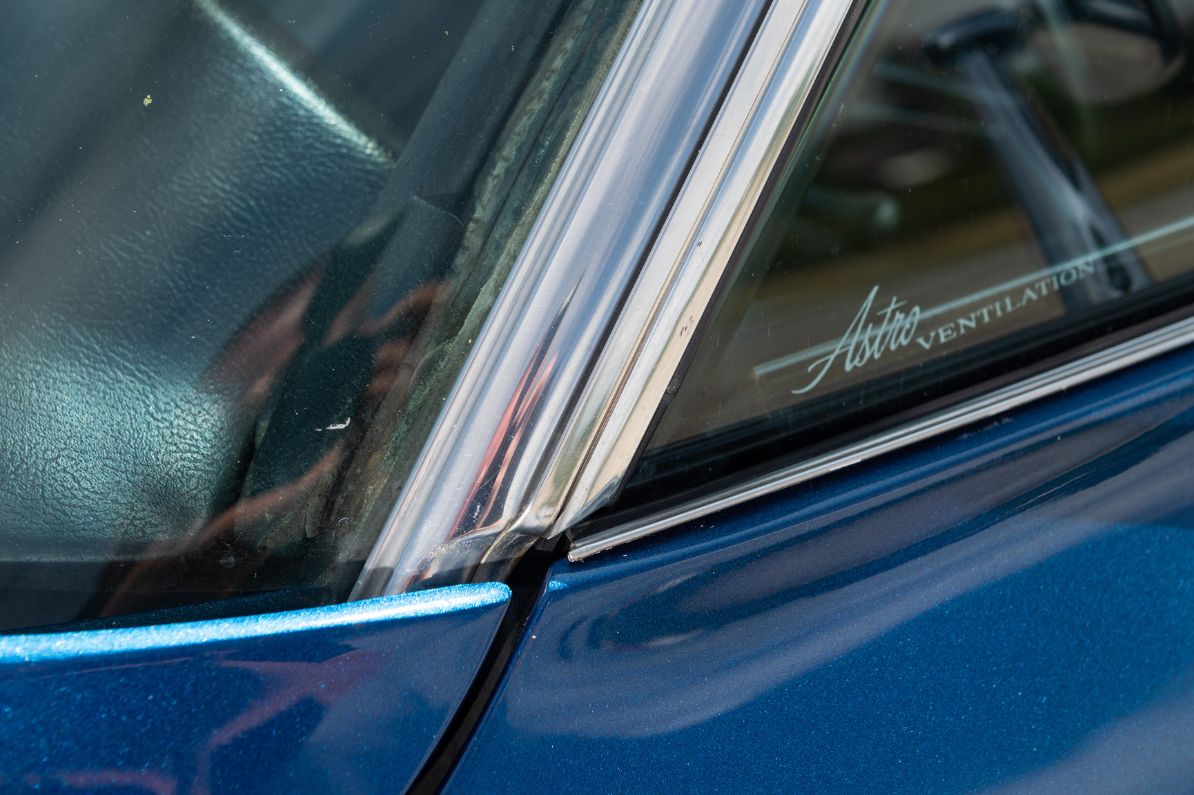 Exteriörbild på 1973 Corvette C3 Stingray (42)