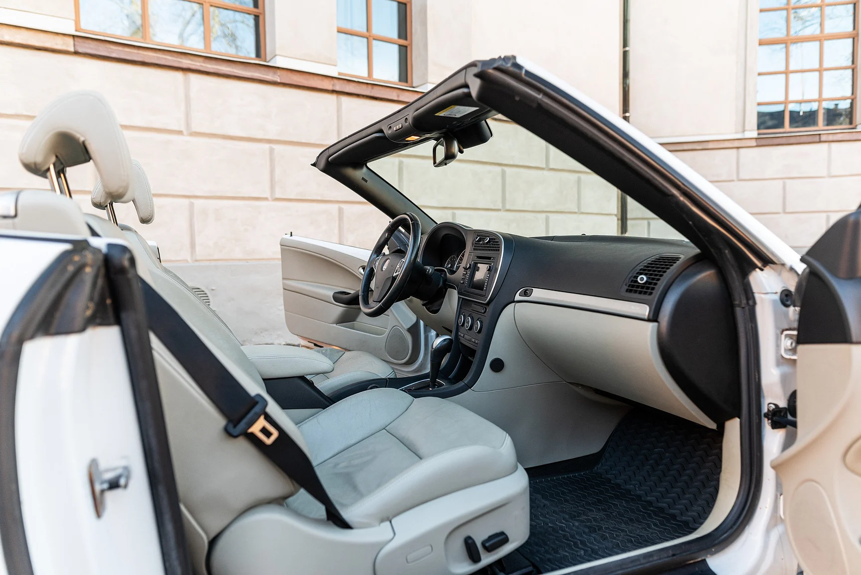 Interior image of 2008 SAAB 9-3 Vector 2.0T Cabriolet (6)