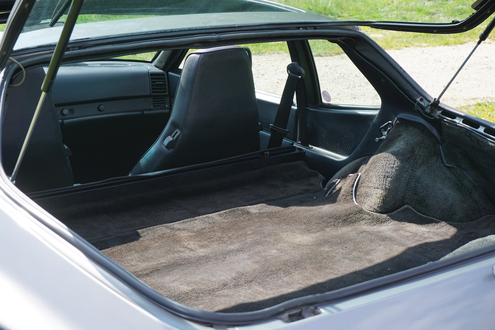 Interior image of 1985 Porsche 944 "NO RESERVE AUCTION"