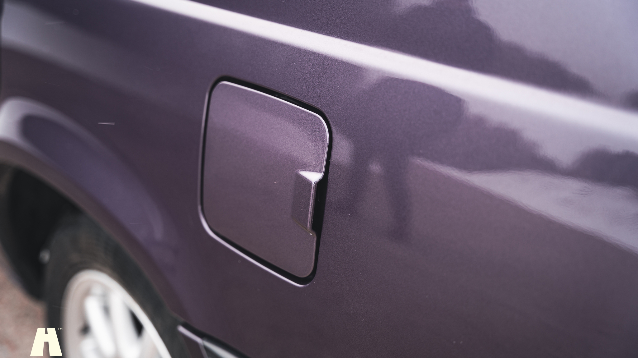 Exterior image of 1995 Volvo 940 SE