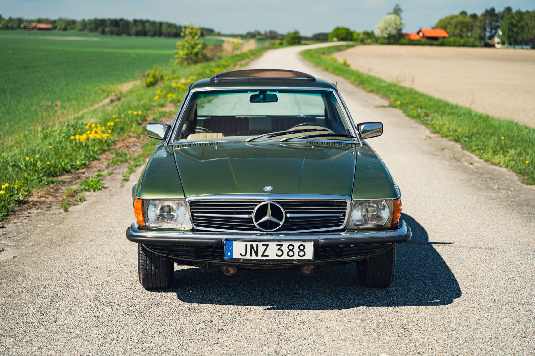 Exterior image of 1976 Mercedes-Benz 450 SLC (3)