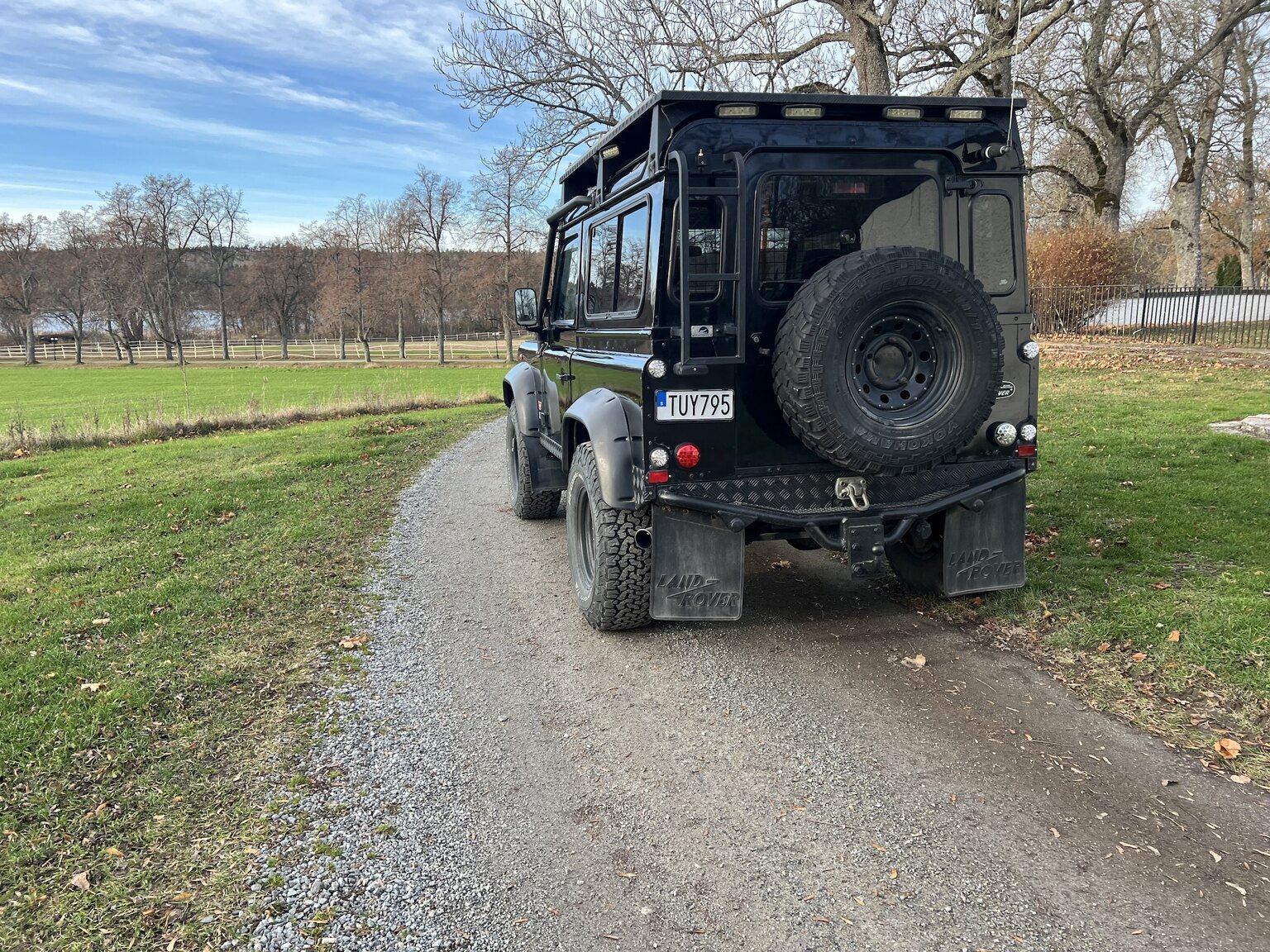 Exterior image of 2002 Land Rover Defender 90 2.5 Td5