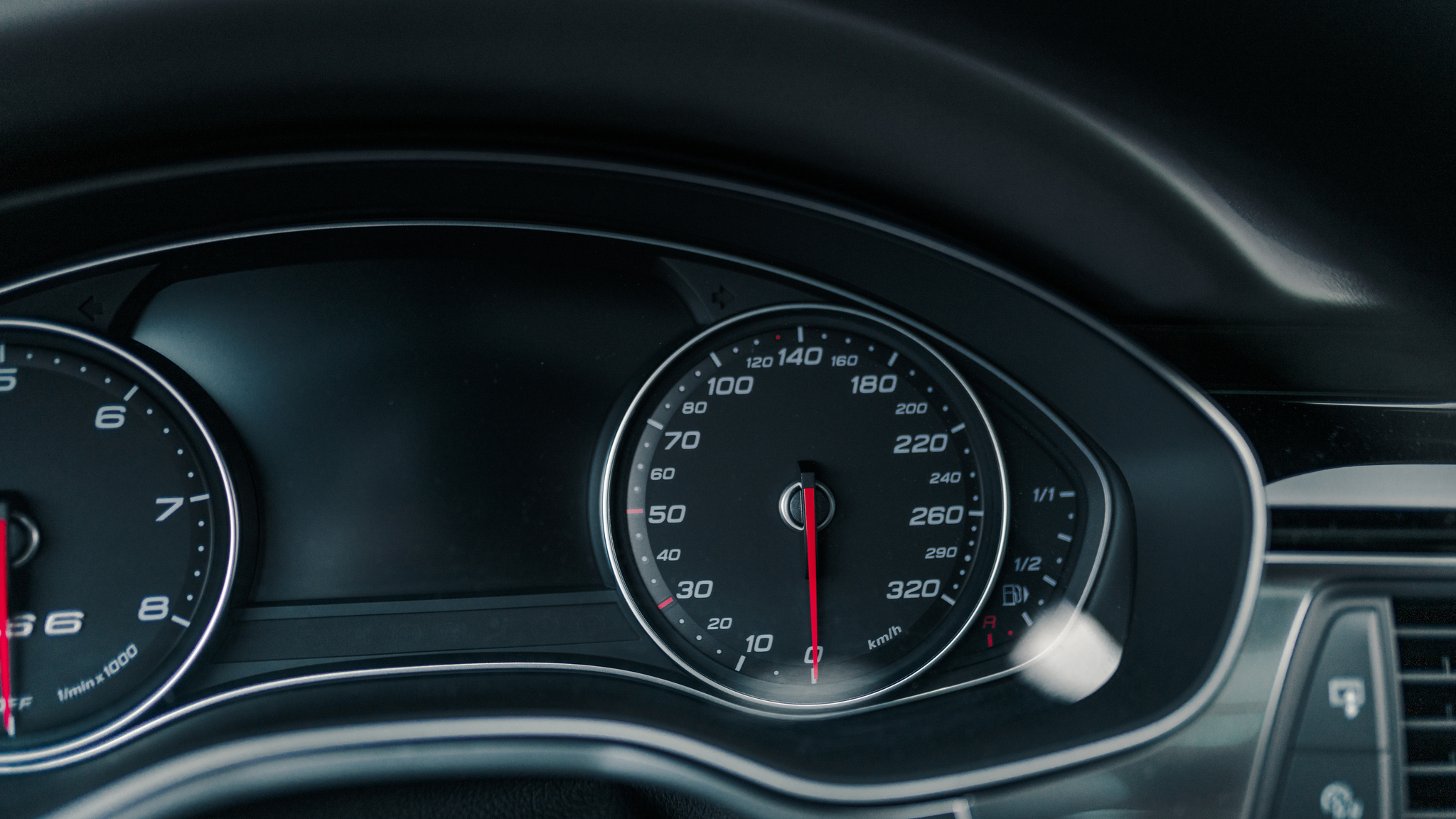 Interior image of 2016 Audi RS6 Avant Exclusive (23)