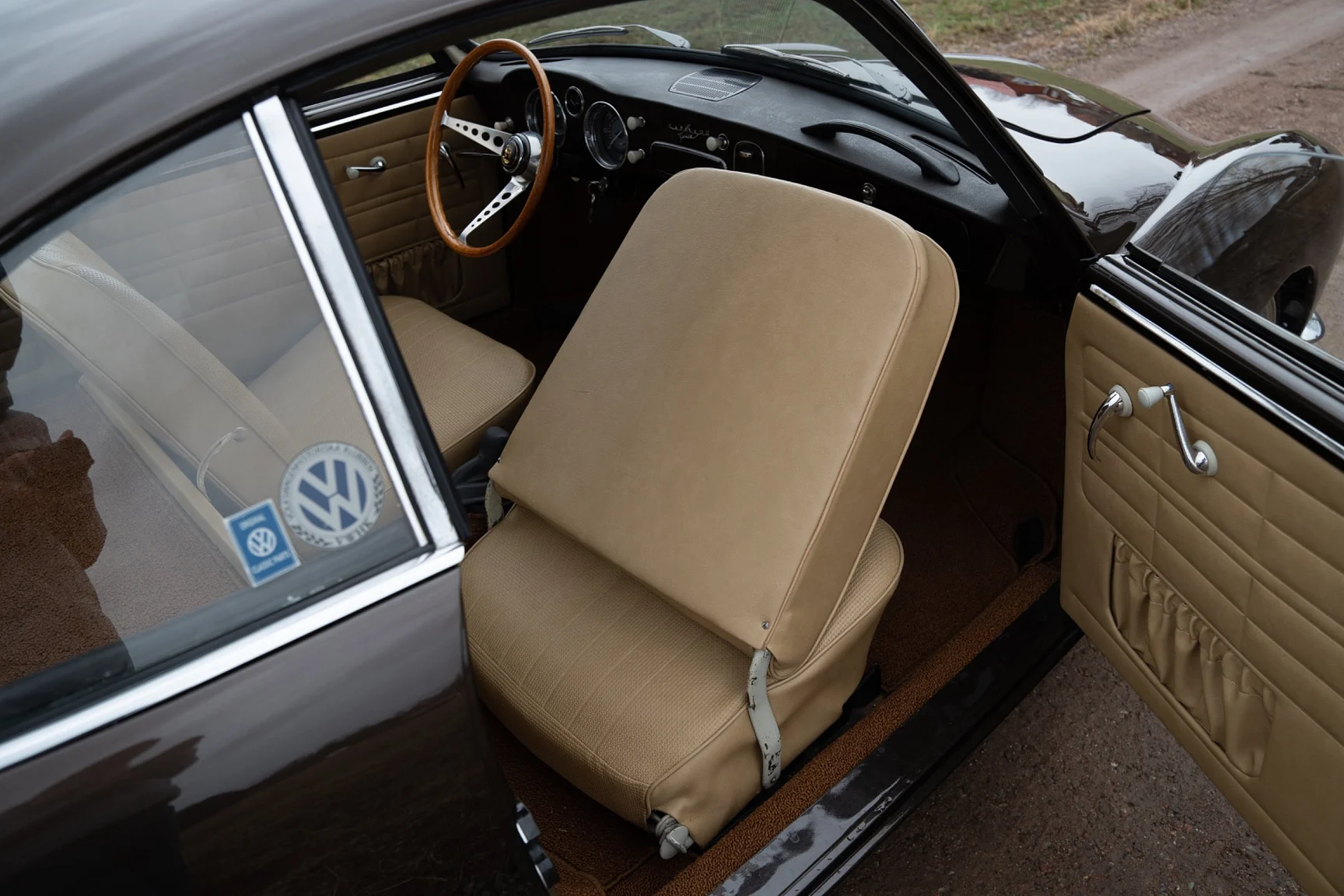 Innenraumfoto von 1962 Volkswagen 1200 Karmann Coupe (20)