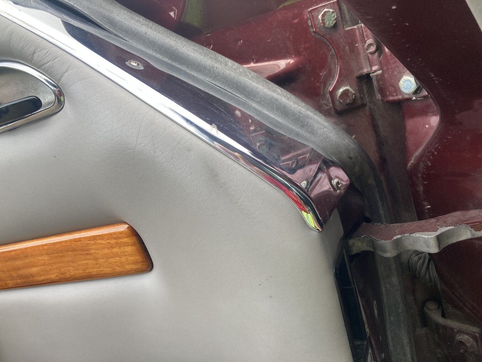 Interior image of 1973 Mercedes-Benz 450 SLC (19)