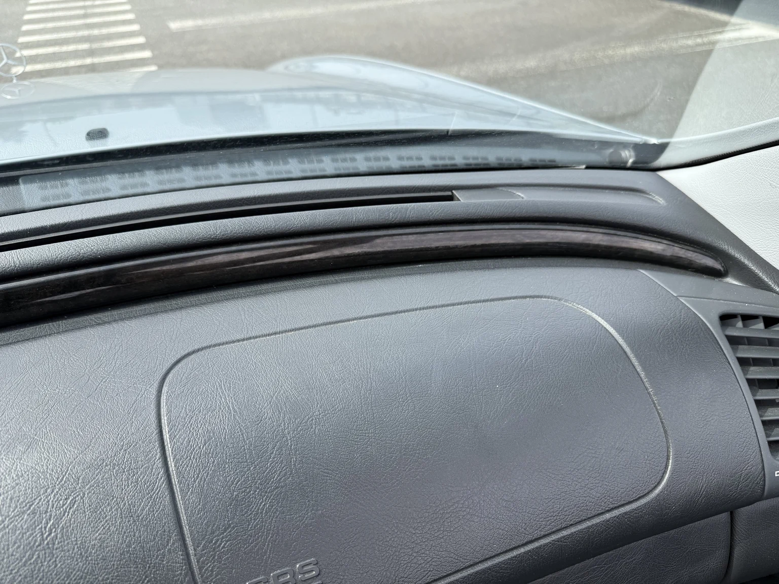 Innenraumfoto von 2001 MERCEDES-BENZ CLK 230 Kompressor Cabriolet (18)