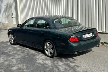 Exterior image of 2003 Jaguar S-Type R