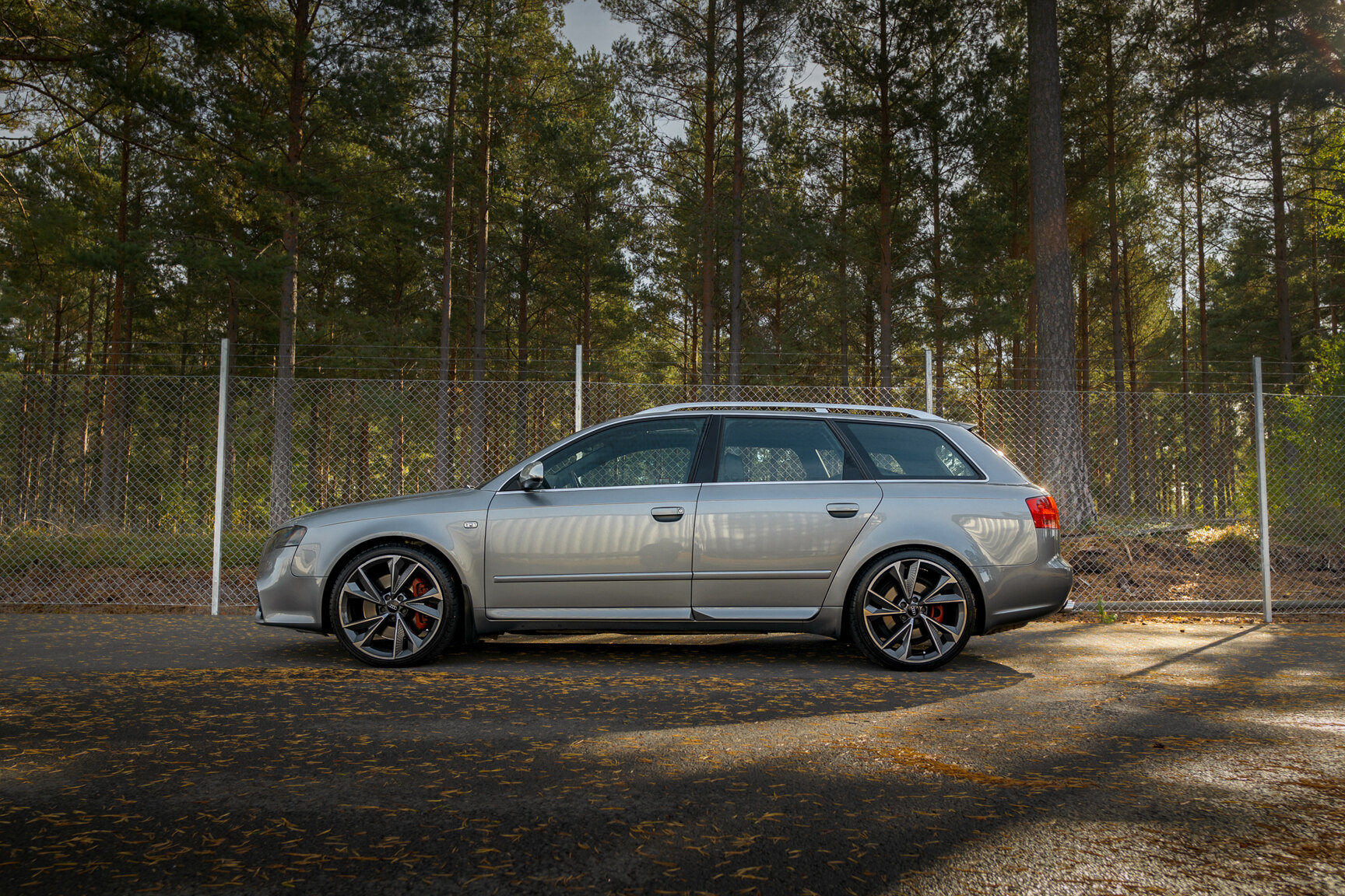 Exterior image of 2005 Audi S4 Avant (34)