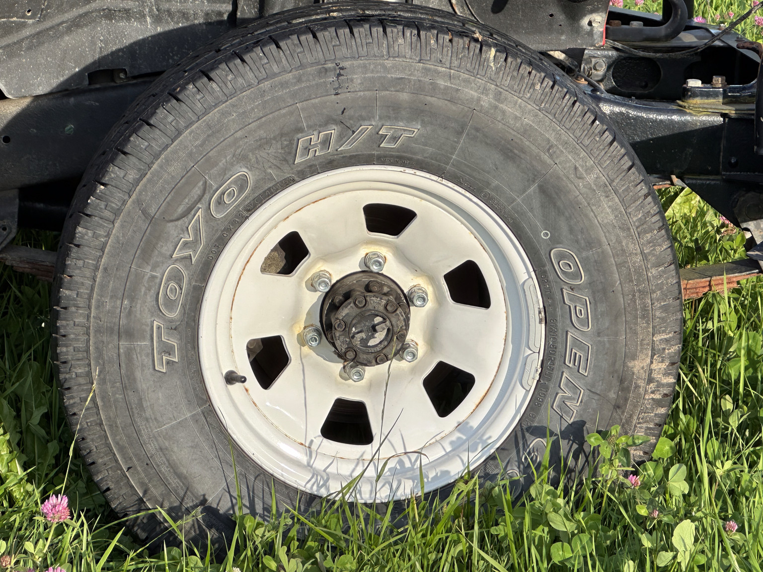 Exteriörbild på 1982 Toyota Landcruiser Utility (2)