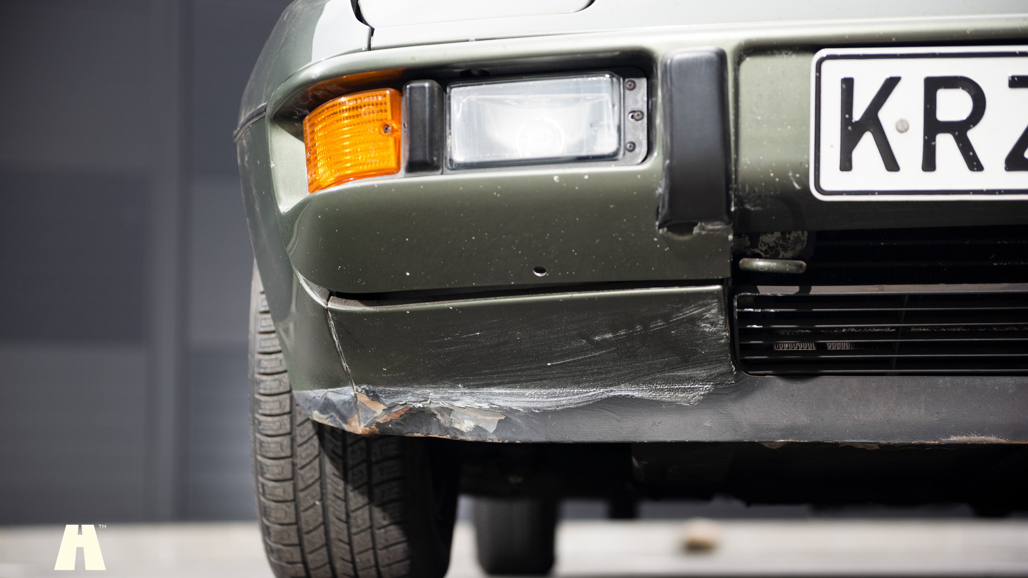 Exterior image of 1981 Porsche 924 (88)