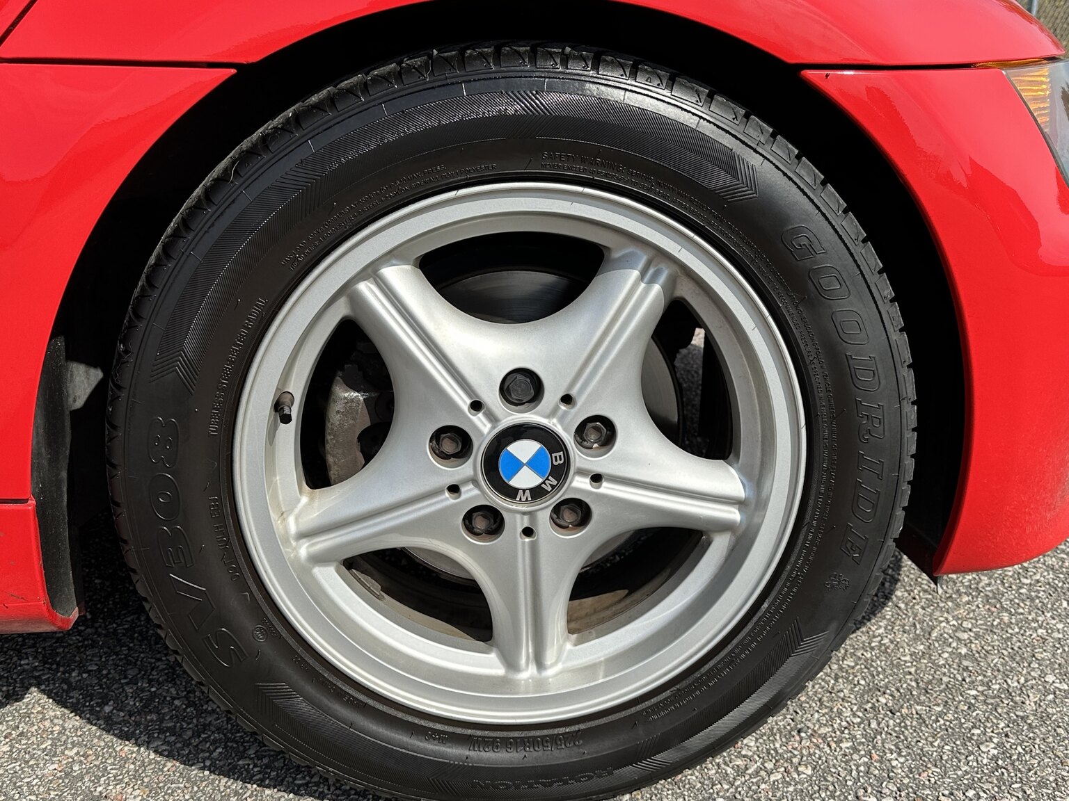 Exteriörbild på 1997 BMW Z3 Roadster