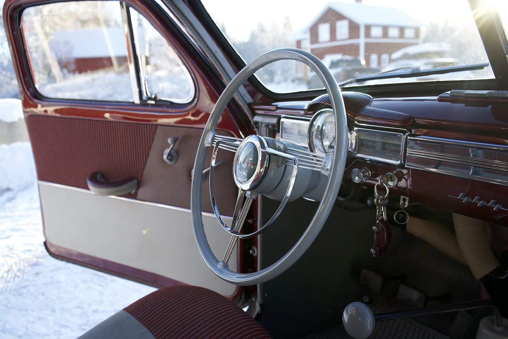 Interior image of 1953 Volvo PV444 DS (28)