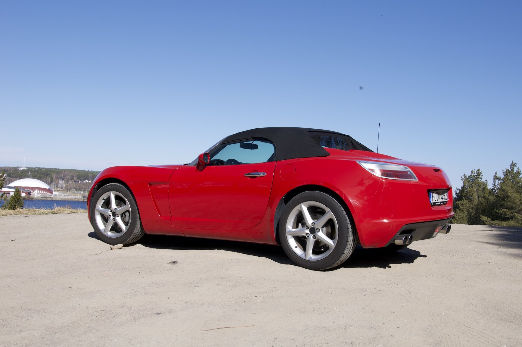 Exterior image of 2007 Opel GT 2.0 Turbo