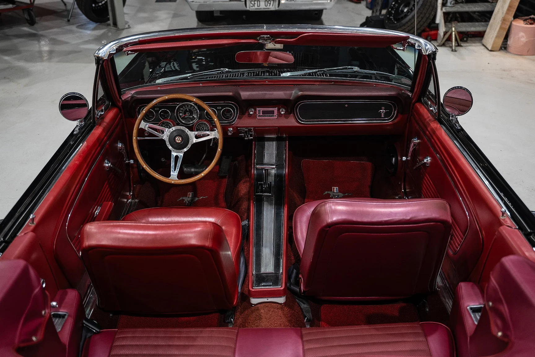 Interiörbild 1966 Ford Mustang Convertible (1)