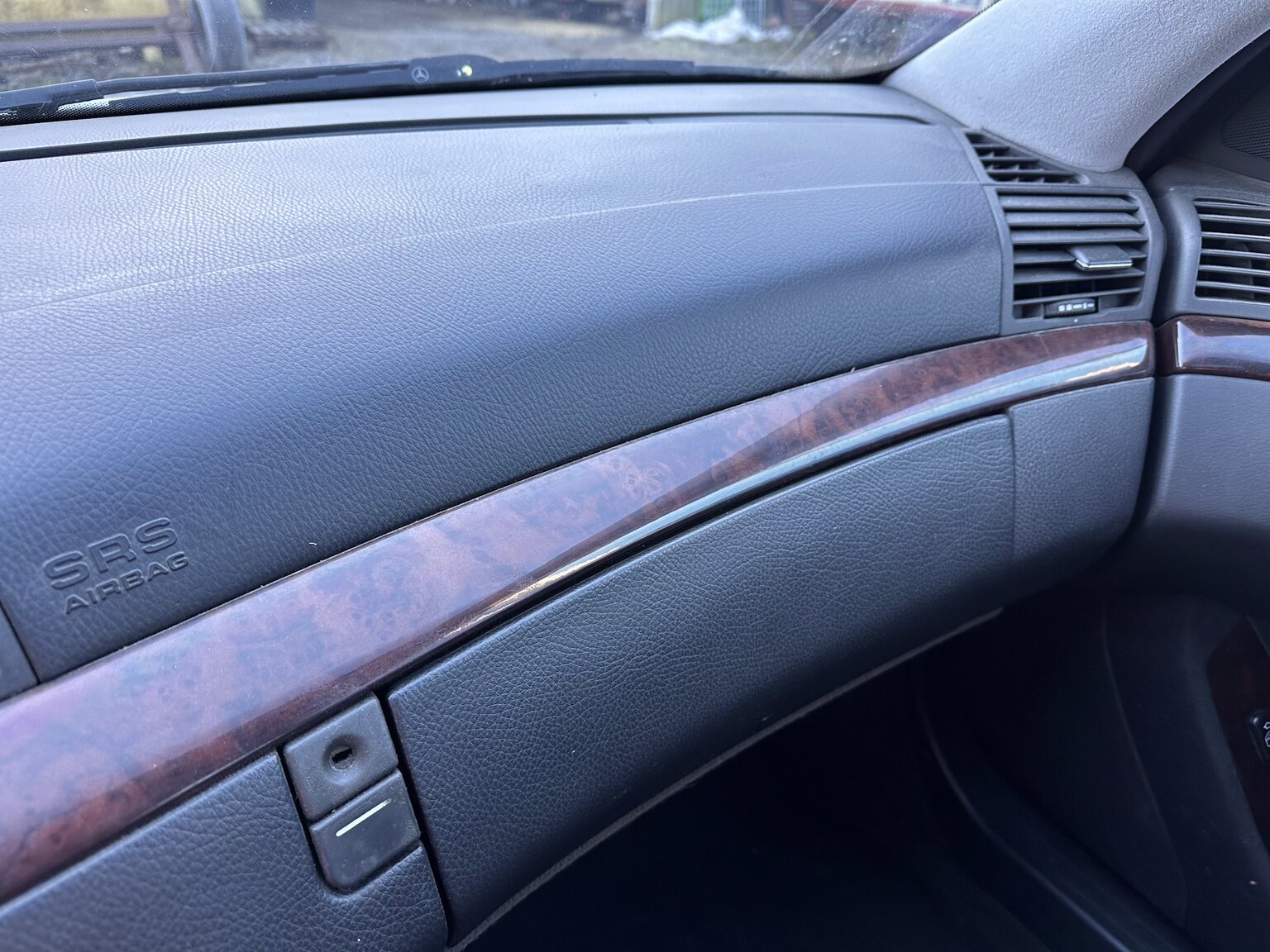 Innenraumfoto von 1999 Mercedes-Benz S 500 L