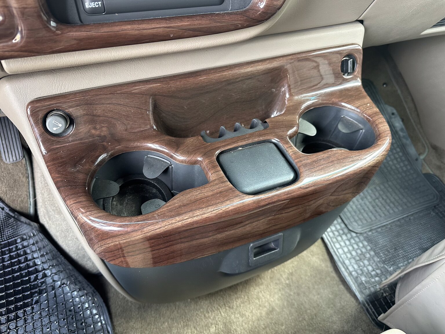 Interiörbild 2000 GMC Savana G1500 Conversion Van