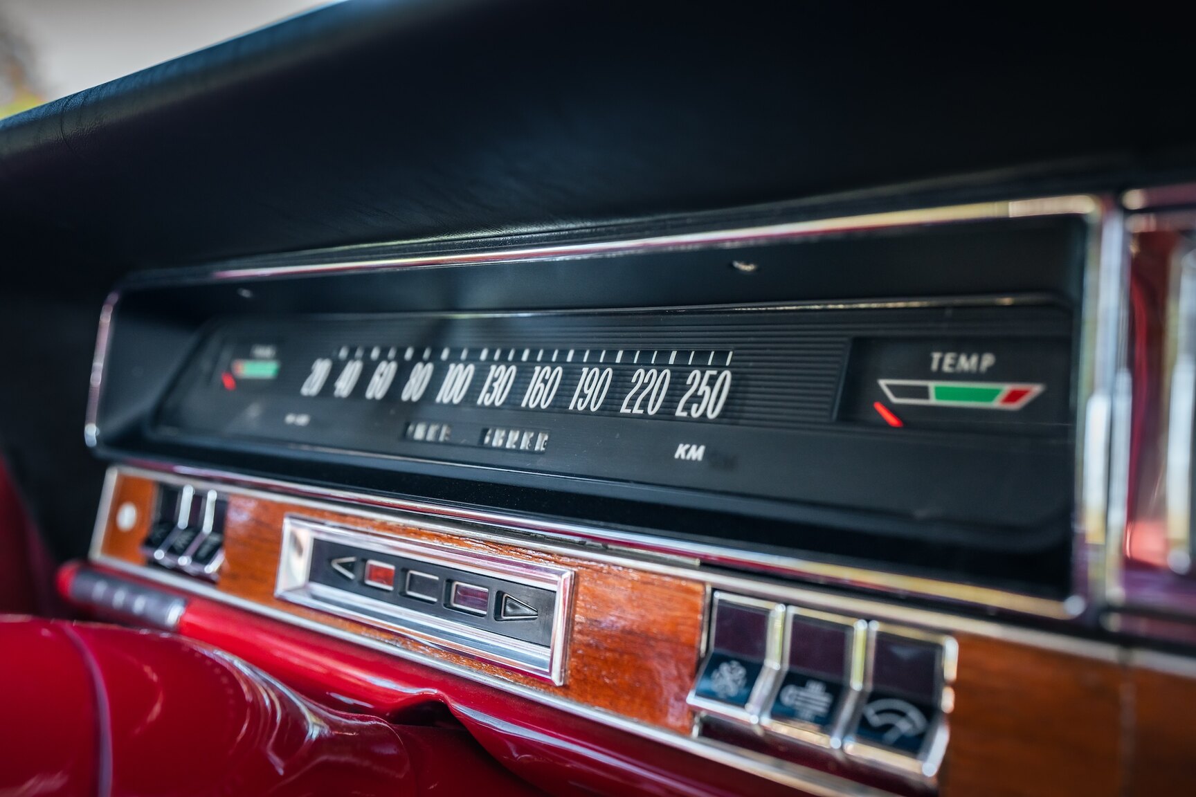 Interior image of 1966 Opel Diplomat Coupé 5.4