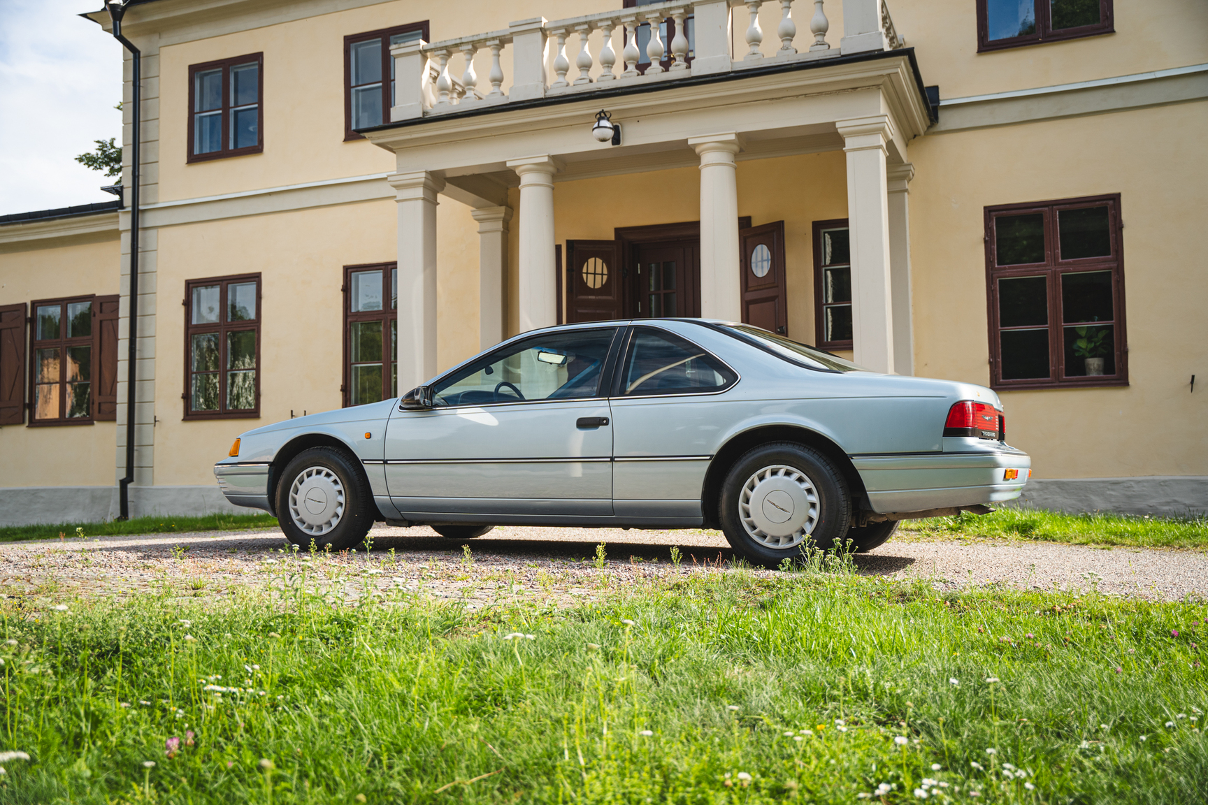 Exterior image of 1991 Ford Thunderbird