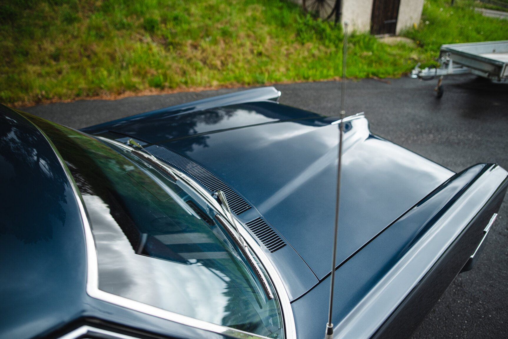 Exterior image of 1965 Pontiac Catalina 421 Tripower-Pack 2+2