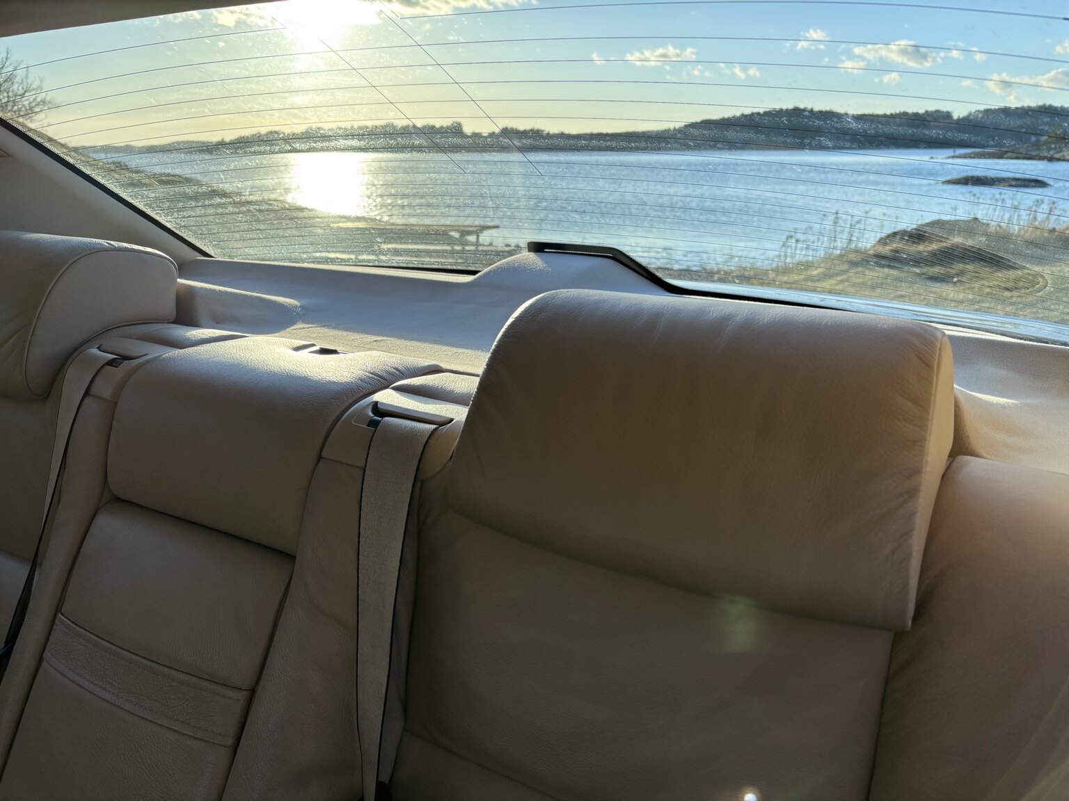 Interior image of 1996 BMW 728iA